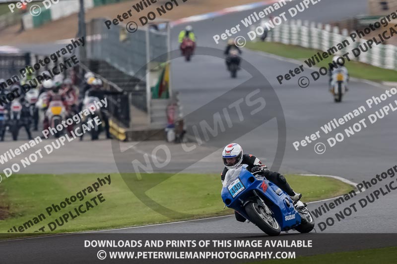 Vintage motorcycle club;eventdigitalimages;mallory park;mallory park trackday photographs;no limits trackdays;peter wileman photography;trackday digital images;trackday photos;vmcc festival 1000 bikes photographs
